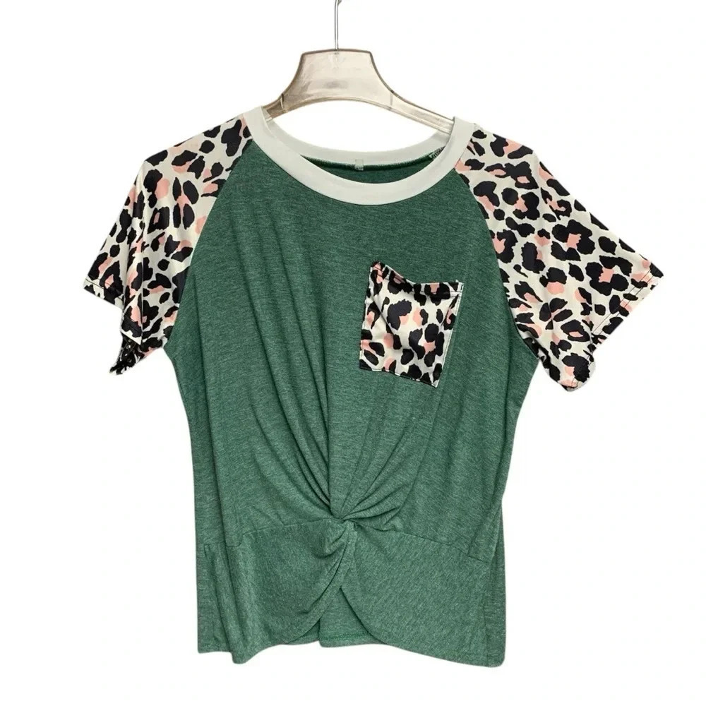 No brand green cheetah print shirt sleeve top size medium? Front twist